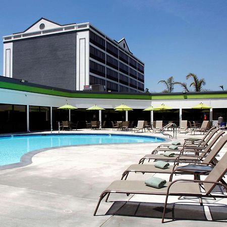 Radisson Hotel Oakland Airport Экстерьер фото