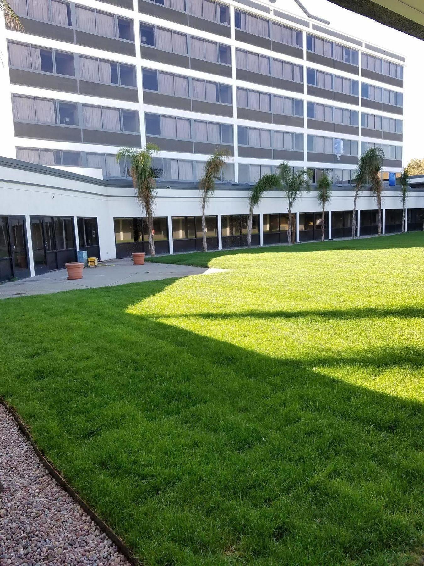 Radisson Hotel Oakland Airport Экстерьер фото
